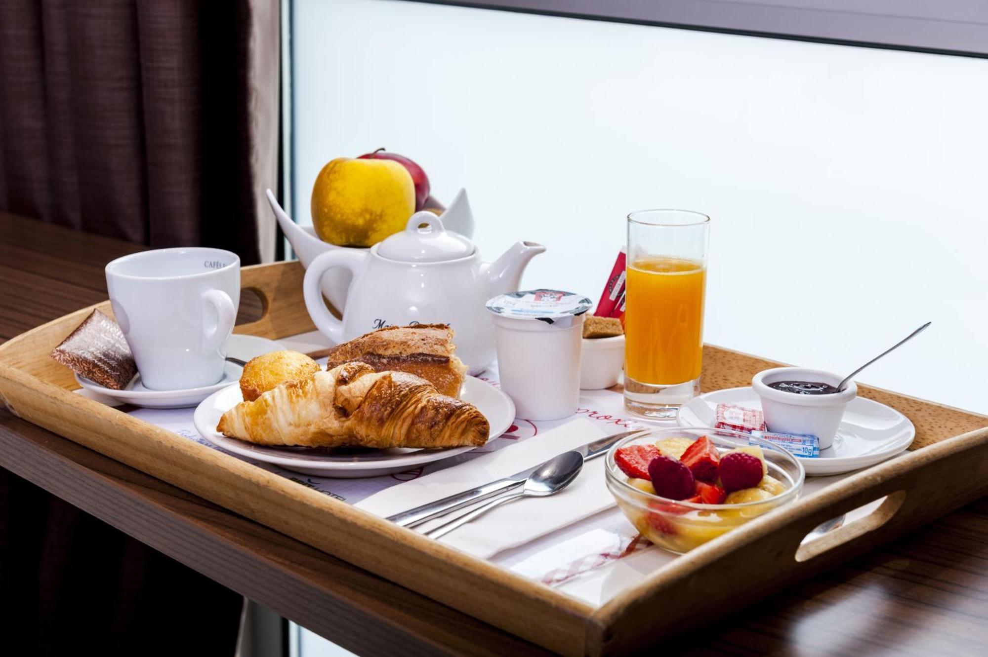 Brit Hotel Toulouse Colomiers - L'Esplanade Bagian luar foto