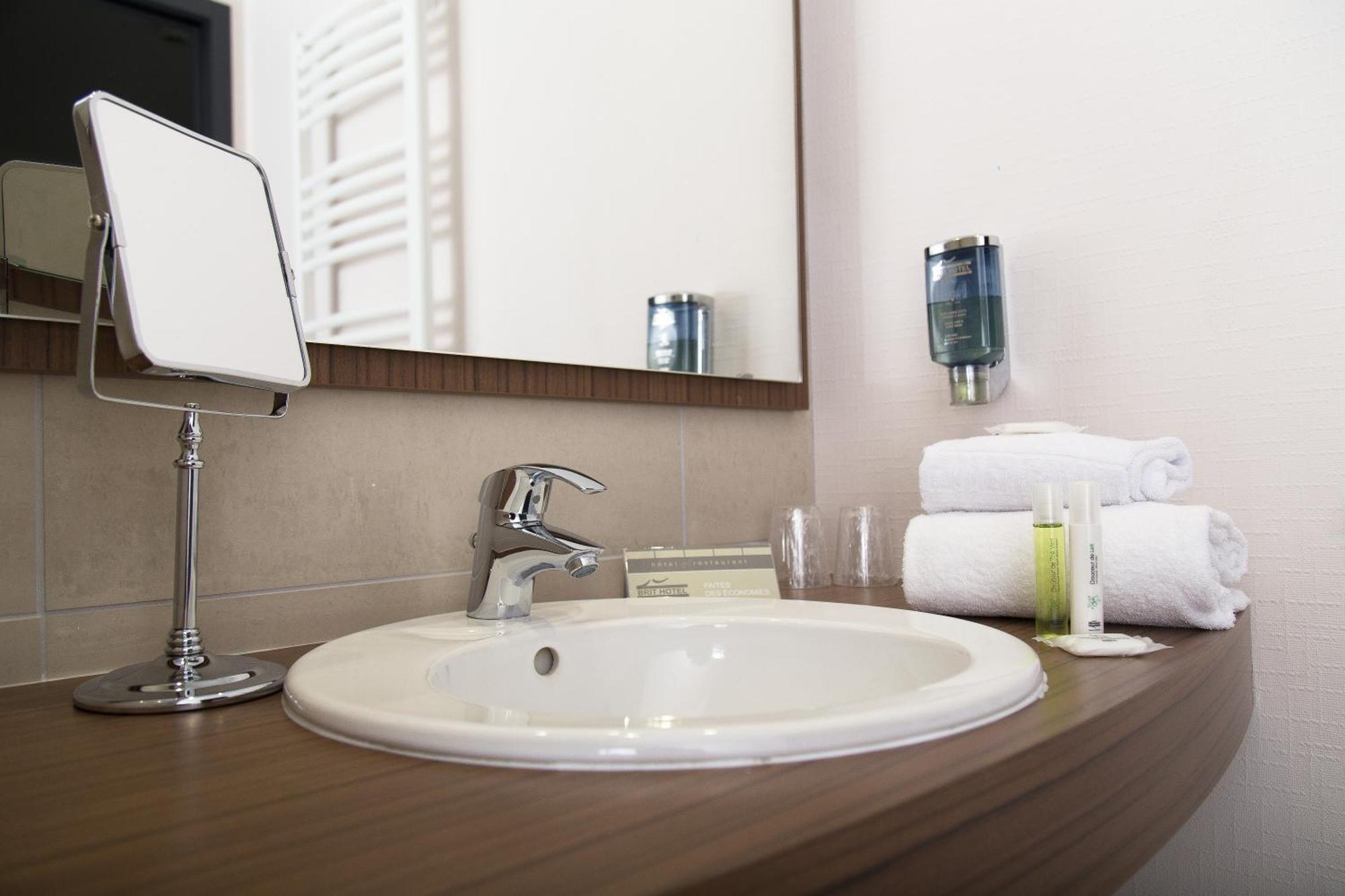 Brit Hotel Toulouse Colomiers - L'Esplanade Bagian luar foto