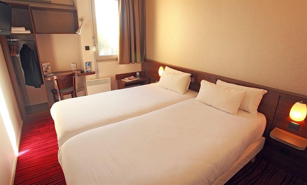 Brit Hotel Toulouse Colomiers - L'Esplanade Ruang foto